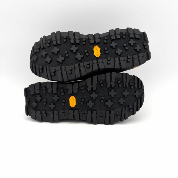 NWT NIB P448 x Vibram Bondi Tux/Black Women's Sandals Flip Flops 38 7.5 Shoes - Picture 7 of 8